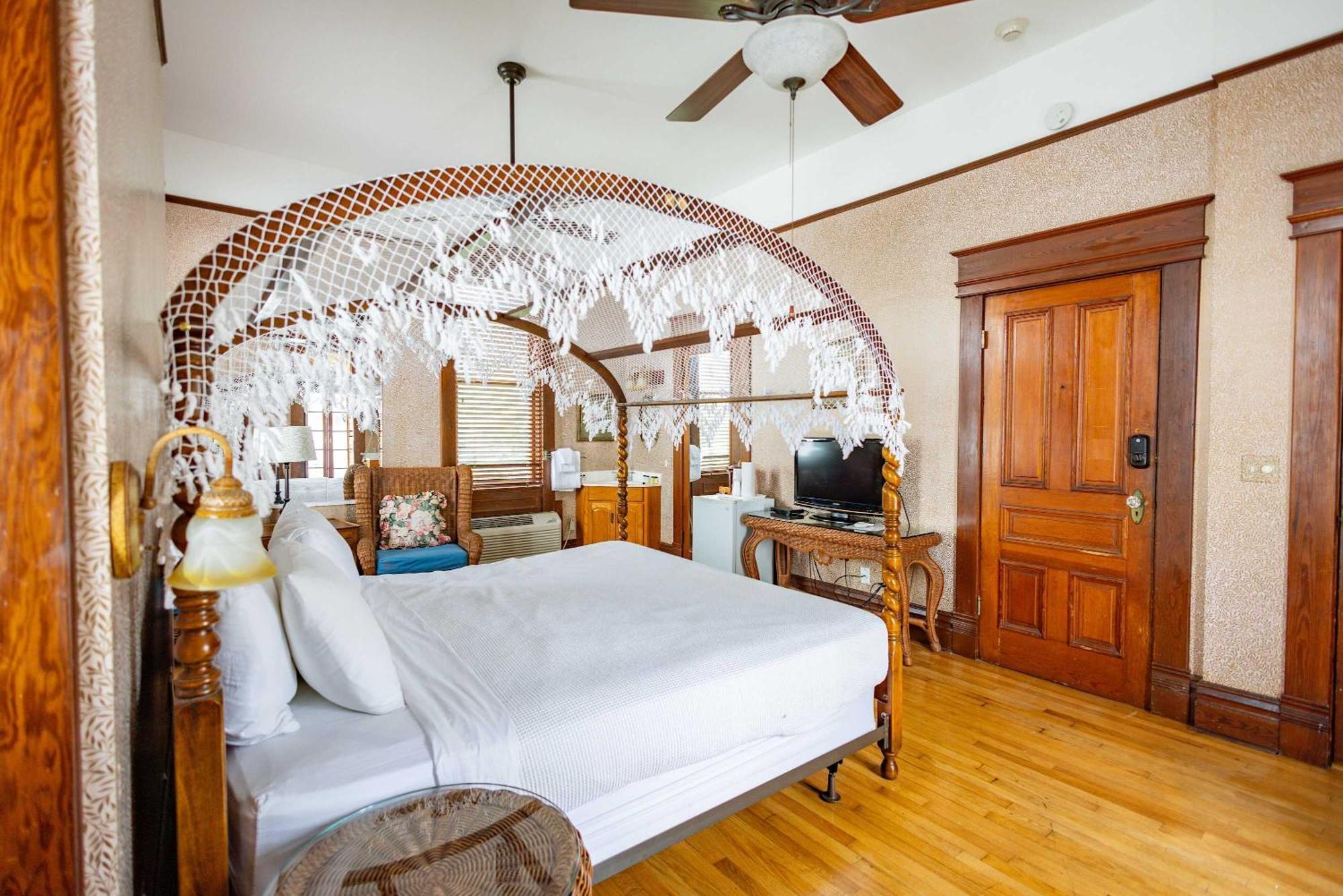 Classic King With Balcony At Curry Mansion Key West Eksteriør bilde